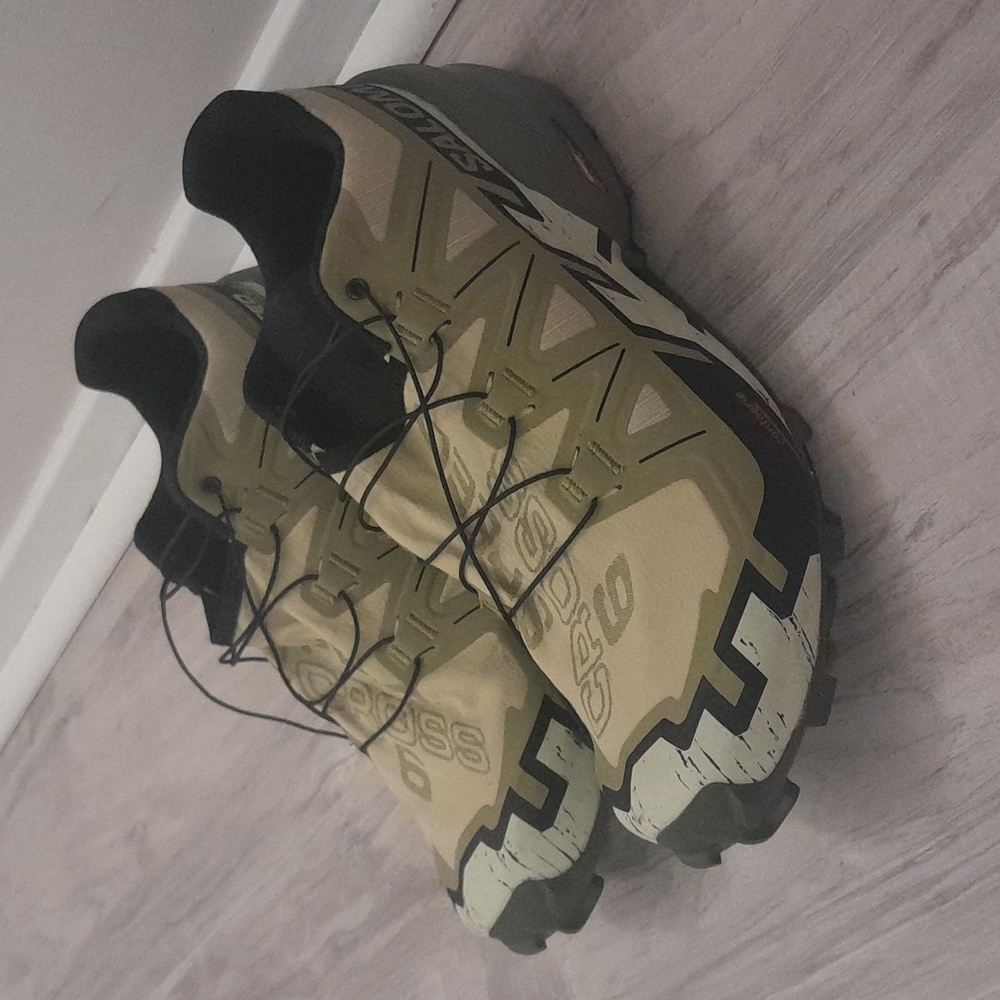 Like New Salomon Speedcross 6